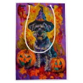 Spooky Schnauzer Hund Halloween Hexe und Pumpkin Mittlere Geschenktüte (Vorderseite)