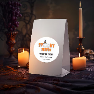 Spooky Season Ghost - Halloween-Design Runder Aufkleber