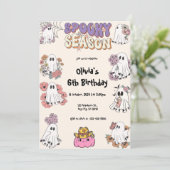 Spooky Season Niedlich Ghost BlumenHalloween Gebur Einladung (Stehend Vorderseite)