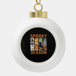 Spooky Season - Niedlicher Geist, Schwarze Katze, Keramik Kugel-Ornament