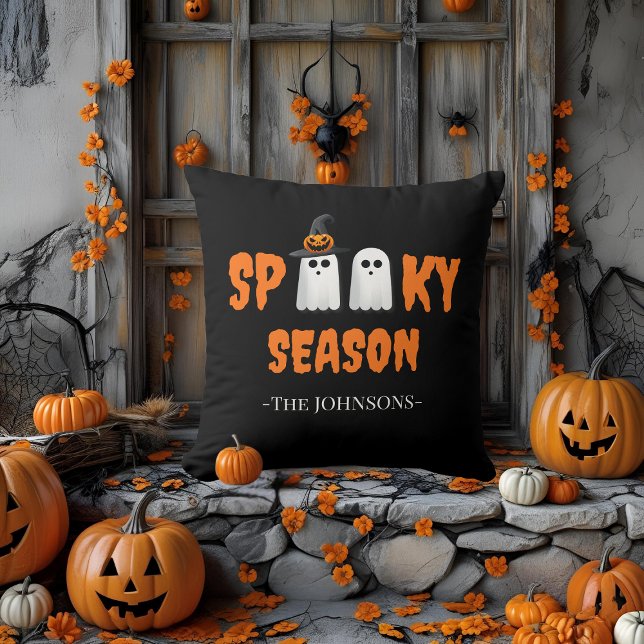 Spooky Season Pillow - Modernes Halloween Dekor Kissen (Von Creator hochgeladen)