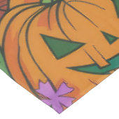 Spooky Siam Cat Halloween Hexe und Kürbis Tischdecke (Schrägansicht)