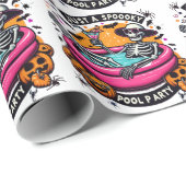 Spooky Skeleton Halloween Pool Party Design! Geschenkpapier (Rolleneckpunkt)