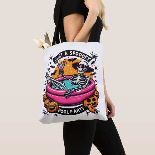 Spooky Skeleton Halloween Pool Party Design! Tasche (Von Nahem)