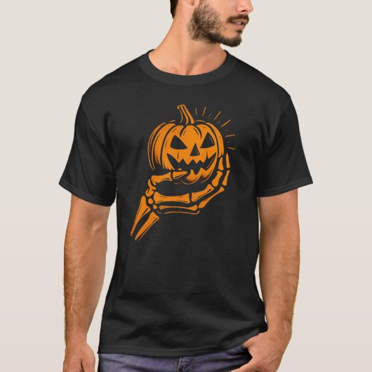 Spooky Skeleton Hand Holding Jack-O'-Lantern T-Shirt (Vorderseite)