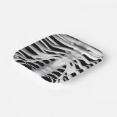 Spooky Skeleton Rib Käfig Schwarz-Weiß Halloween Pappteller (Gewinkelt)