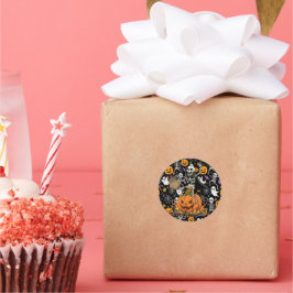 Spooky Skeletons For Halloween Runder Aufkleber