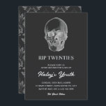 Spooky Skull RIP Zwanziger 20er Funny 30th Birthda Einladung<br><div class="desc">Feiern Sie das Ende einer Ära mit unserem Spooky Skull RIP 20. Geburtstag Einladungen! Dieses Design ist perfekt für alle, die sich ihre Dreißiger mit Spaß vergnügen wollen. Es zeichnet sich durch einen auffallenden Schädel vor dunkelgrauem und weißem Hintergrund aus und verkörpert einen lustigen und denkwürdigen Geburtstag zum Thema Beerdigung....</div>