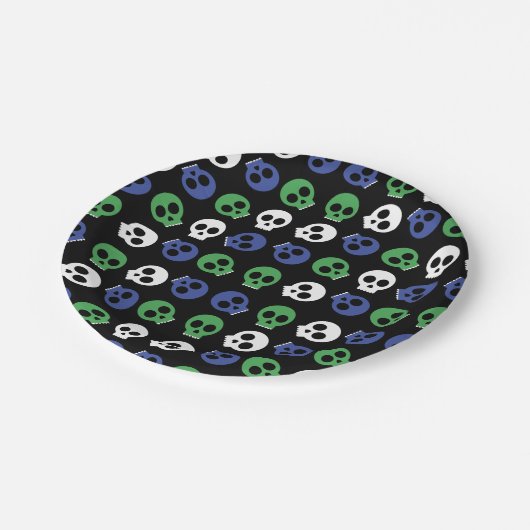 Spooky Skulls Halloween Pappteller (Schrägansicht)