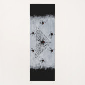 Spooky Spiderweb Black Widow Spider auf Schwarz-we Yogamatte (Vorderseite)