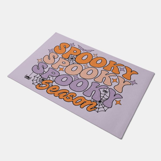Spooky Spooky Season Fußmatte (Schrägansicht)