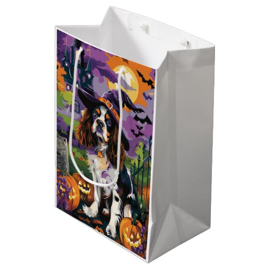 Spooky Springer Spanier Halloween Hexenkürbis Mittlere Geschenktüte (Vorderseite Schrägansicht)