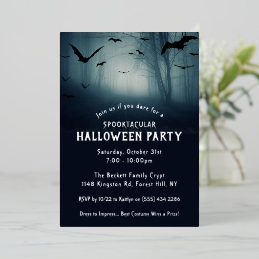 Spooky Spuk Forest Halloween-Party Real Folieneinladung (Stehend vorne)