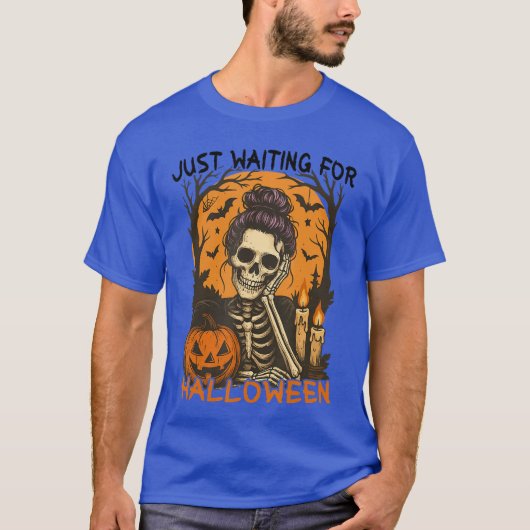 Spooky Summer Skeleton Just Waiting For Halloween  T-Shirt (Vorderseite)