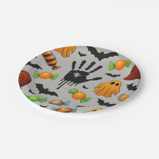 Spooky-Süßigkeiten und Schatten Pappteller (Schrägansicht)