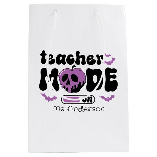 Spooky Teacher Halloween "Mode On" Apple & Bats Mittlere Geschenktüte (Vorderseite)