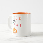 Spooky Trick oder Jack-o'-Laterne Halloween behand Zweifarbige Tasse (Vorderseite Links)