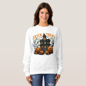 Spooky Trick oder Leckerei in einem alten Haus Sweatshirt (Vorne ganz)