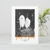 Spooky Trick oder Treat Halloween Fotokarte Einladung (Stehend Vorderseite)