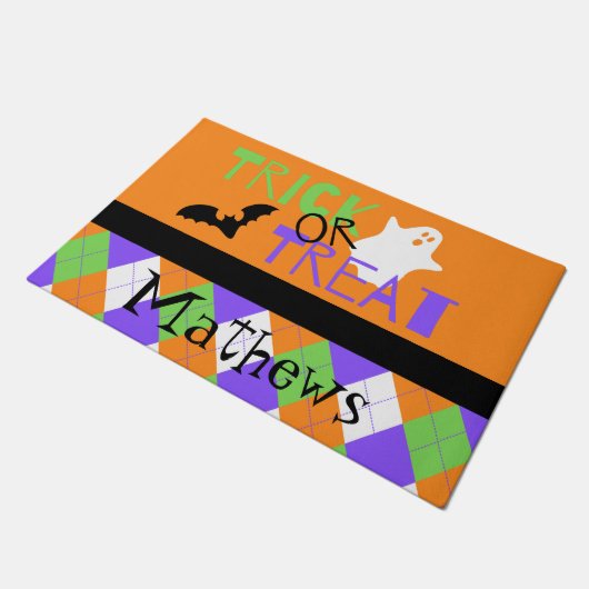 Spooky Trick oder Treat-Raute Fußmatte (Schrägansicht)
