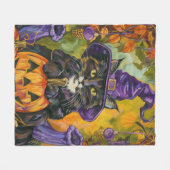 Spooky Tuxedo Katze Halloween Hexe und Pumpkin Fleecedecke (Vorderseite (Horizontal))