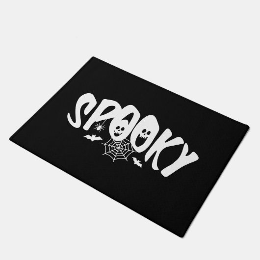 Spooky Typografie Fußmatte (Schrägansicht)