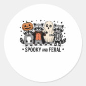 Spooky und Feral Funny Halloween Raccoon Runder Aufkleber (Vorderseite)