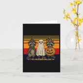 Spooky und Feral Halloween Niedlicher Geist-Raccoo Karte (Gelbe Blume)