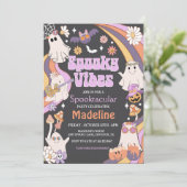 Spooky Vibes Hippie Halloween-Party Einladung (Stehend Vorderseite)