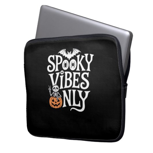 Spooky Vibes nur Halloween Sloth Oversized T-Shir Laptopschutzhülle (Vorderseite Links)