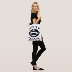 Spooky Vibes nur Halloween Vampire Fangs Tasche