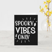 Spooky Vibes only - Funny Halloween Karte (Gelbe Blume)