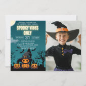 Spooky Vibes Only Halloween Party – Cute Pumpkin Einladung (Vorderseite)