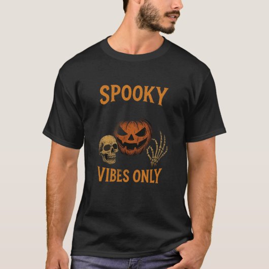 Spooky Vibes Only – Halloween Pumpkin & Skull Desi T-Shirt (Vorderseite)