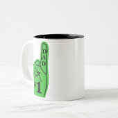 Sport-Fan-Hand des Vater-#1 im Grün Zweifarbige Tasse (Vorderseite Links)
