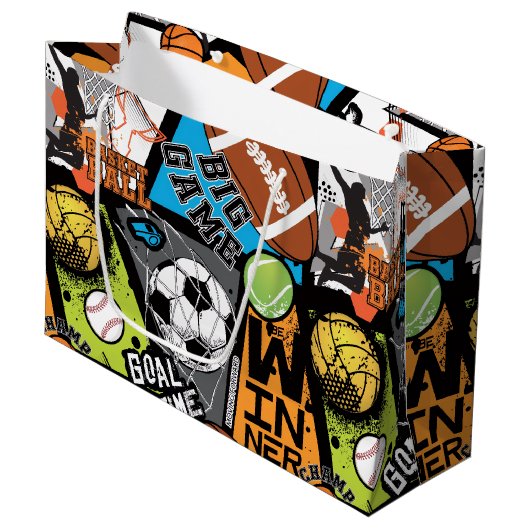 Sport Pattern With Balls Große Geschenktüte (Vorderseite Schrägansicht)