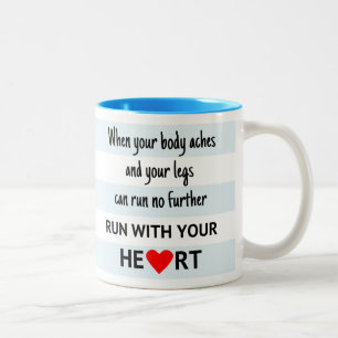Sportangebot mit Herzstreifen Zweifarbige Tasse