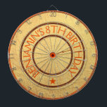 Sportfeier Kinder Neuzeit Cooler Geburtstag Dartscheibe<br><div class="desc">Die Stärke der Kampfkunst in einem modernen Karate-Silhouette-Design mit personalisiertem Namen in orange auf goldenem Hintergrund symbolisiert Karate Goldmedaillen. Personalisieren Sie Name und Alter Ihres Kindes.</div>