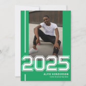 Sportliche Foto Graduation Party Green Einladung (Vorderseite)