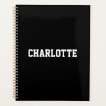 Sportliche Vielfalt Schwarz-weißer individuelle Na Planer<br><div class="desc">Varsity sportsport schwarz-weiß individuelle Name,  Text oder monogramm personalisierten Planer. Individuell anpassbare weiße Varianz sportsportliche Schriftart Text Typografie auf schwarz schlichten soliden Hintergrund.</div>