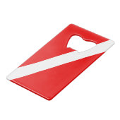 Sporttaucher-Flagge Geldkarten Flaschenöffner (Vorderseite Schrägansicht)