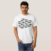 Sporttaucher-Schwimmen mit Haifischen T-Shirt (Vorne ganz)