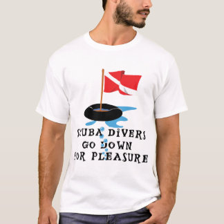 Sporttaucher streben unten Vergnügen an T-Shirt