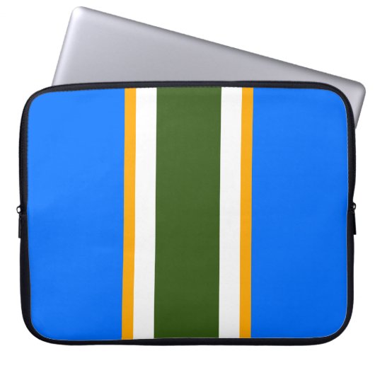 Sporty Bright Blue White Bold Forest Green Strips Laptopschutzhülle (Vorderseite)