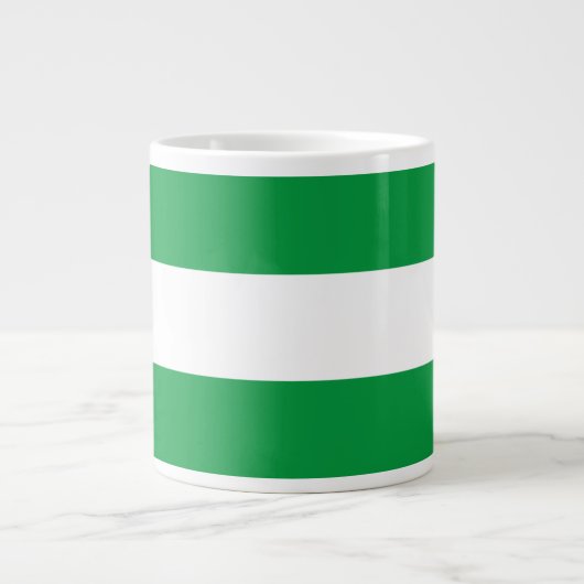 Sporty Bright Kleeblatt Grüne weiße Streifen Jumbo-Tasse (Vorderseite)
