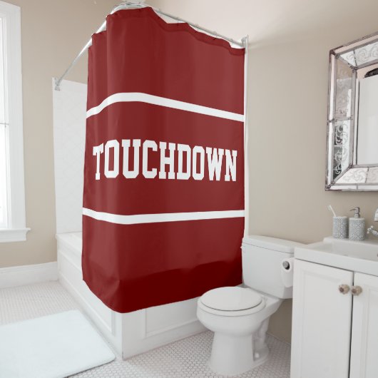 Sporty Deep Red Bold TOUCHDOWN White Text Stripes Duschvorhang (Beispiel)
