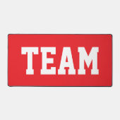 Sporty Fun Big Bold TEAM White Text On Bright Red Schreibtischunterlage (Vorderseite)