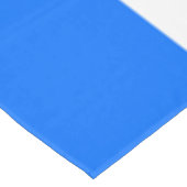 Sporty Fun Bright Blue Black HALFTIME Streifen Tischdecke (Schrägansicht)