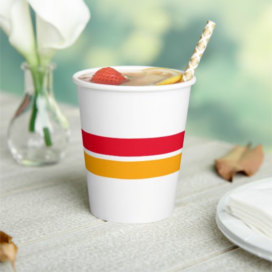 Sporty Twin Rot Gelb Mitte Streifen auf Weiß Pappbecher (In Situ)