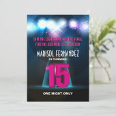 Spotlight Star Pink Quinceañera Einladung (Stehend Vorderseite)